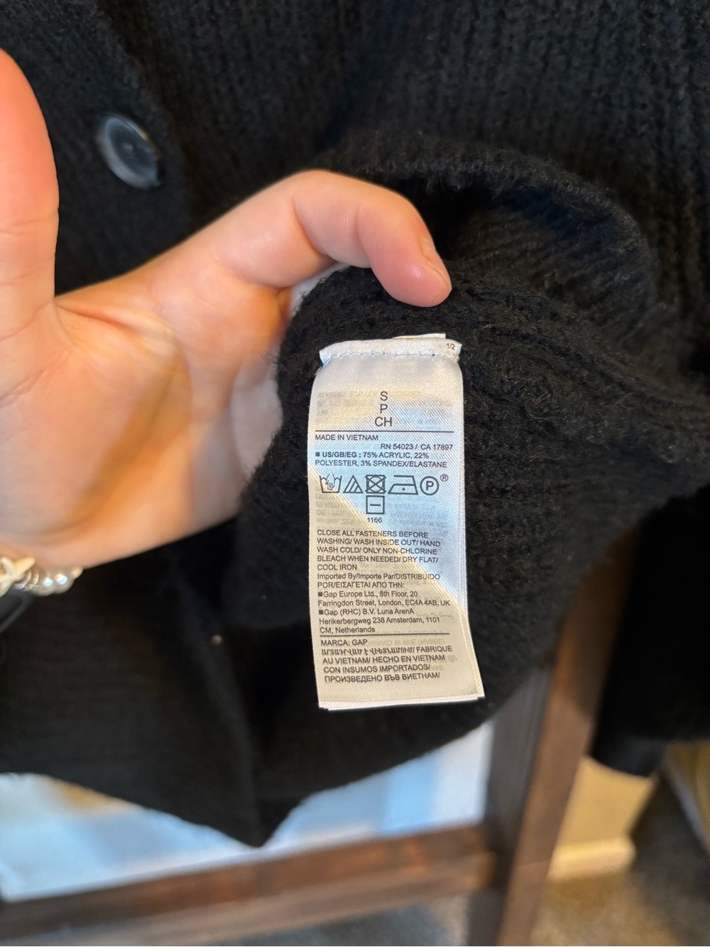 GAP Black Ribbed Button-Front Cardigan - Picture 7 of 7